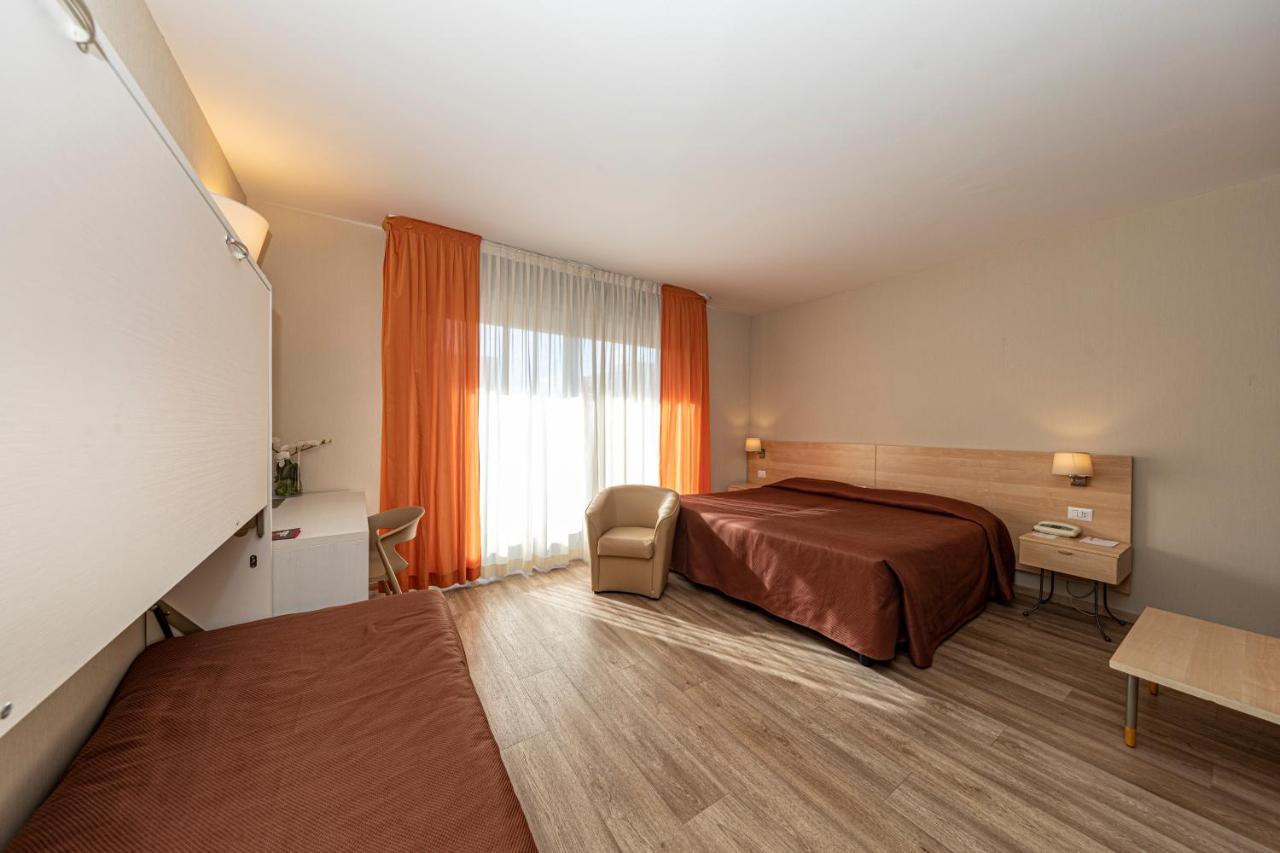 Hotel Donatello Imola Eksteriør bilde